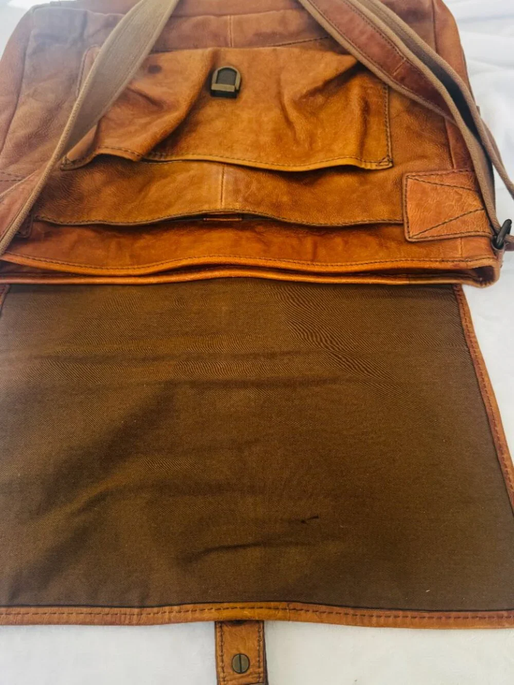 Vtg Fossil Distressed Leather Messenger Hobo Crossbody Adjustable Strap Bag